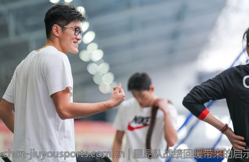 里昂队战绩回暖带来的启示：在低谷中寻求突破的心得体会