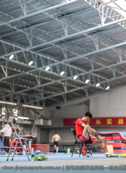 羽毛球男双世界第一组合在国际比赛中的表现回顾